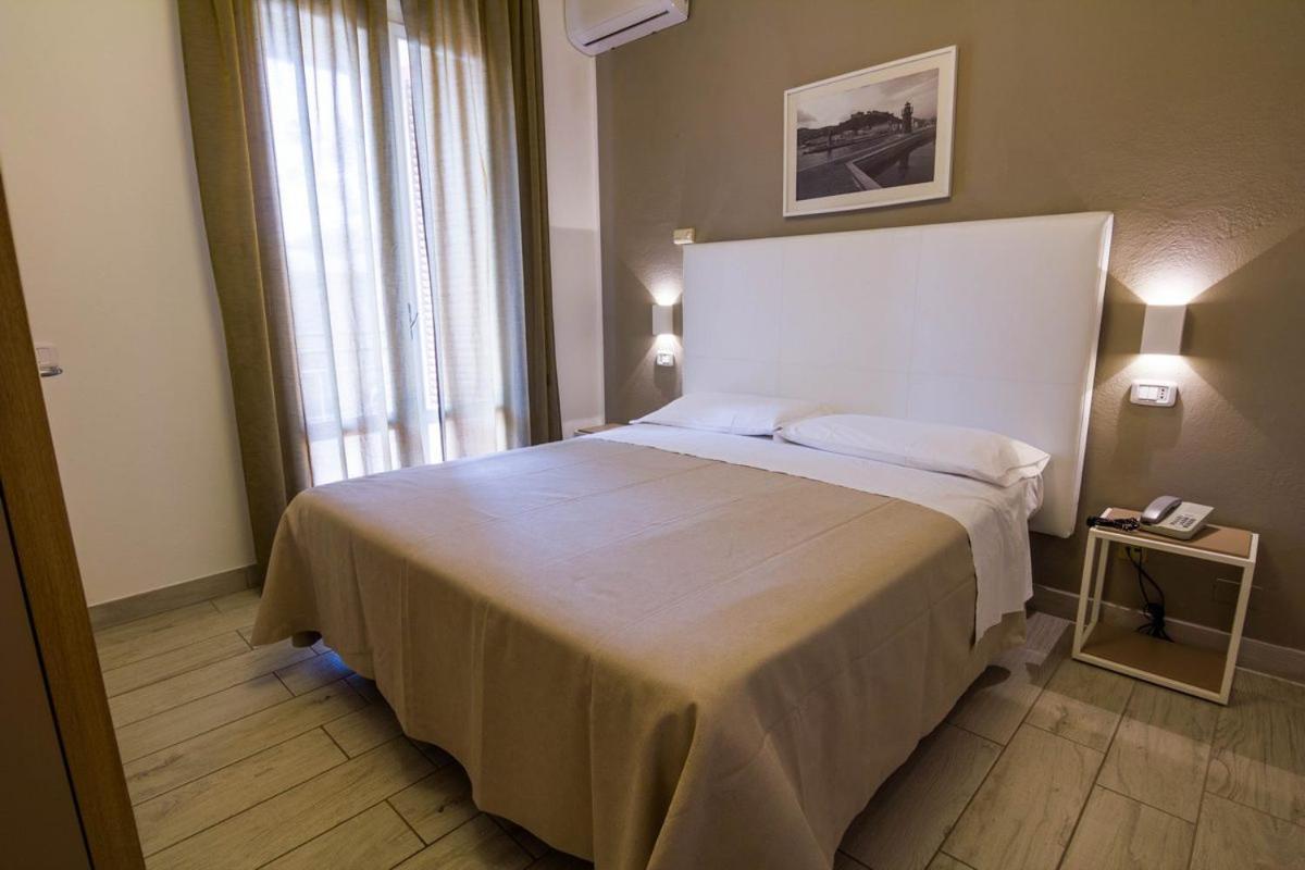 Hotel Mirella Castiglione della Pescaia Chambre photo