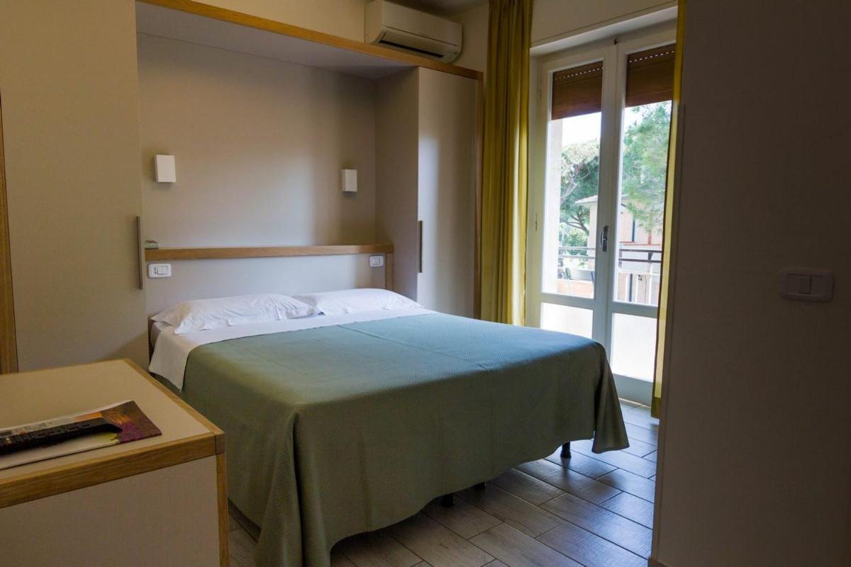 Hotel Mirella Castiglione della Pescaia Extérieur photo