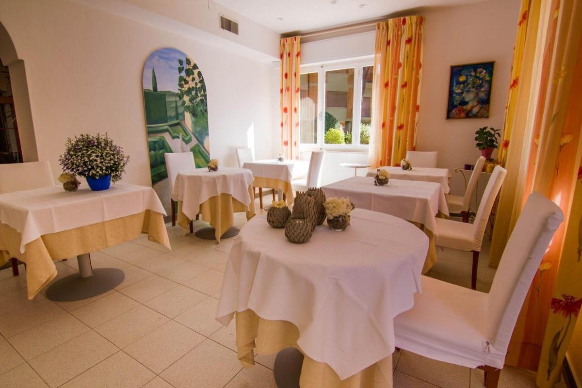 Hotel Mirella Castiglione della Pescaia Extérieur photo