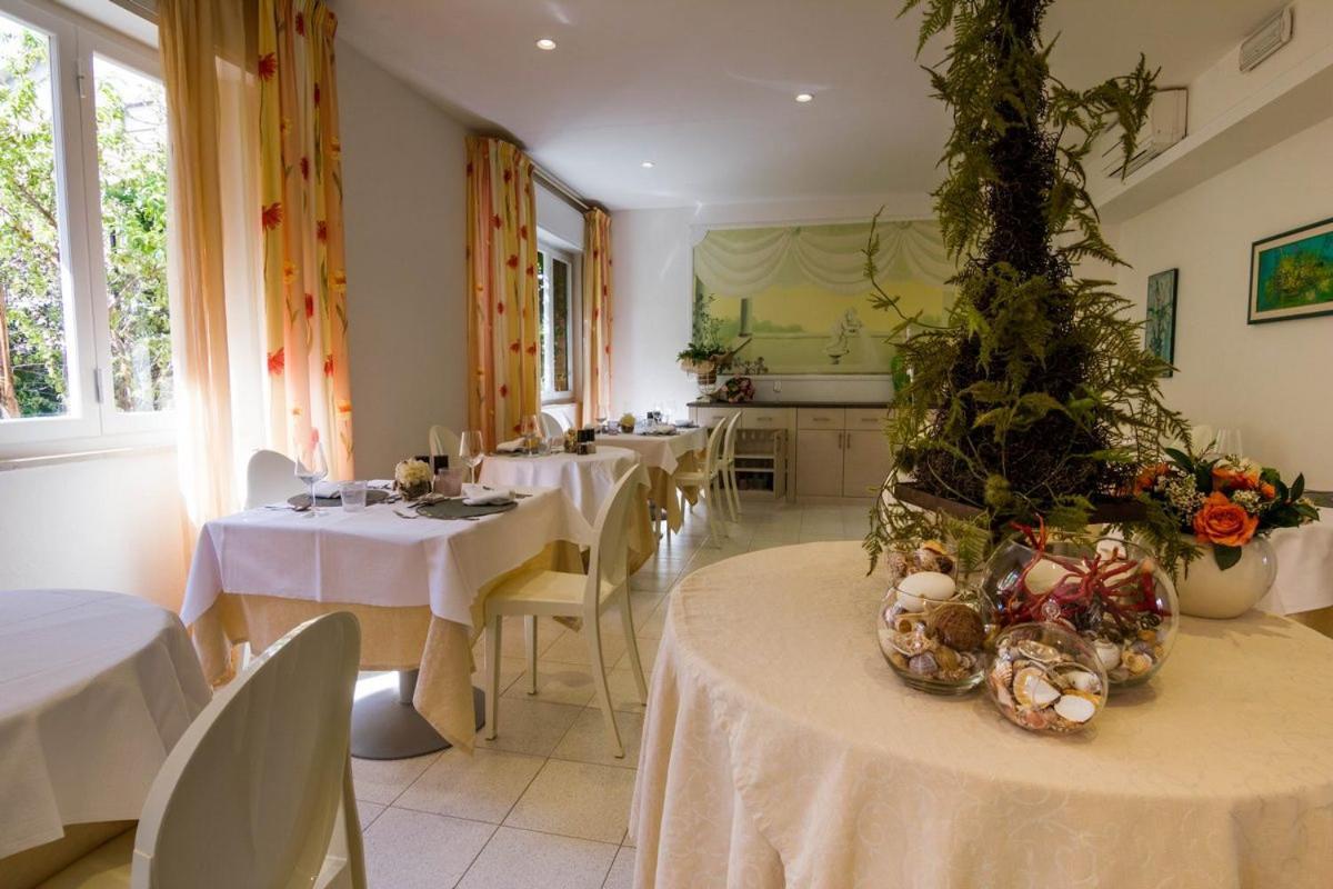 Hotel Mirella Castiglione della Pescaia Extérieur photo