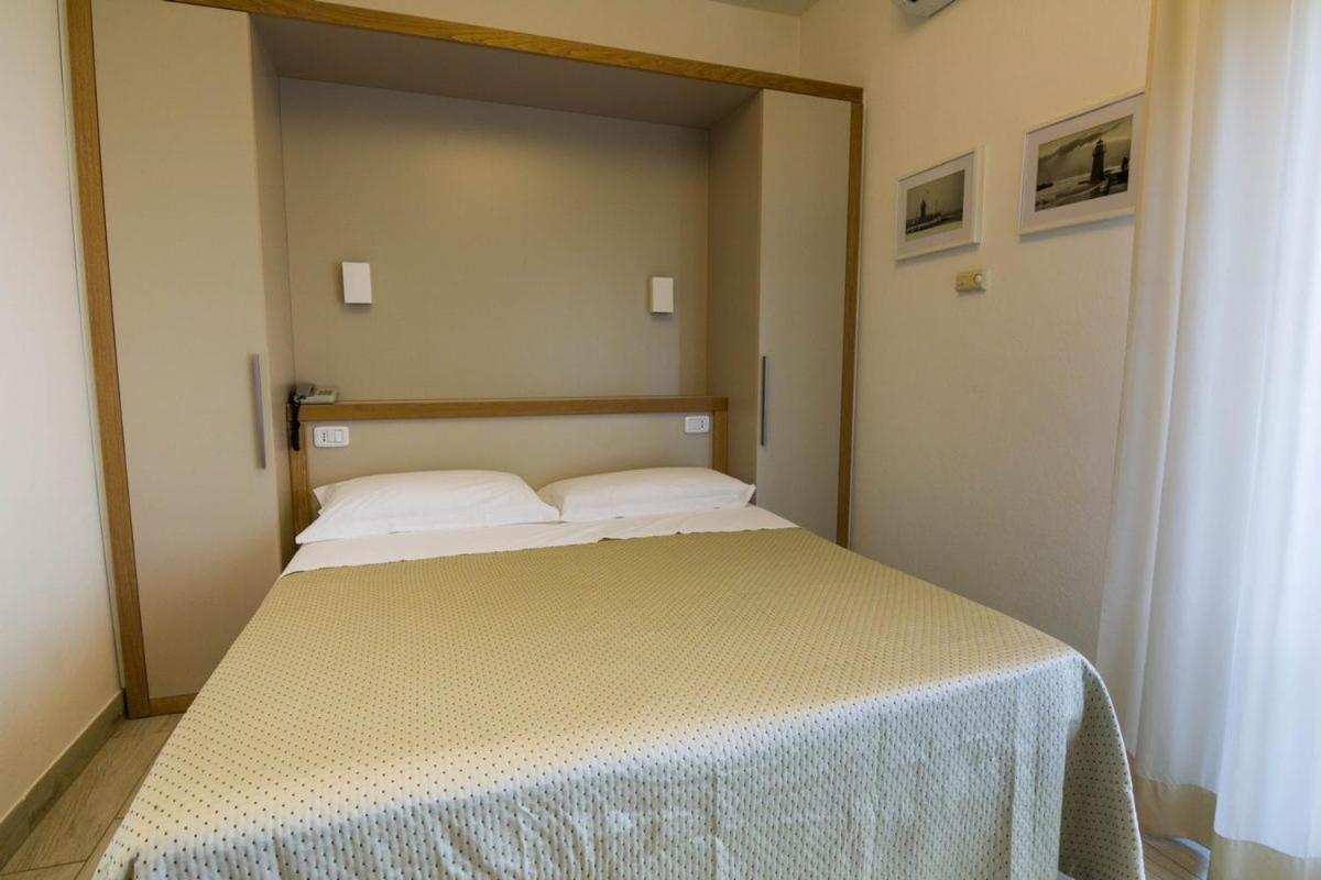 Hotel Mirella Castiglione della Pescaia Chambre photo