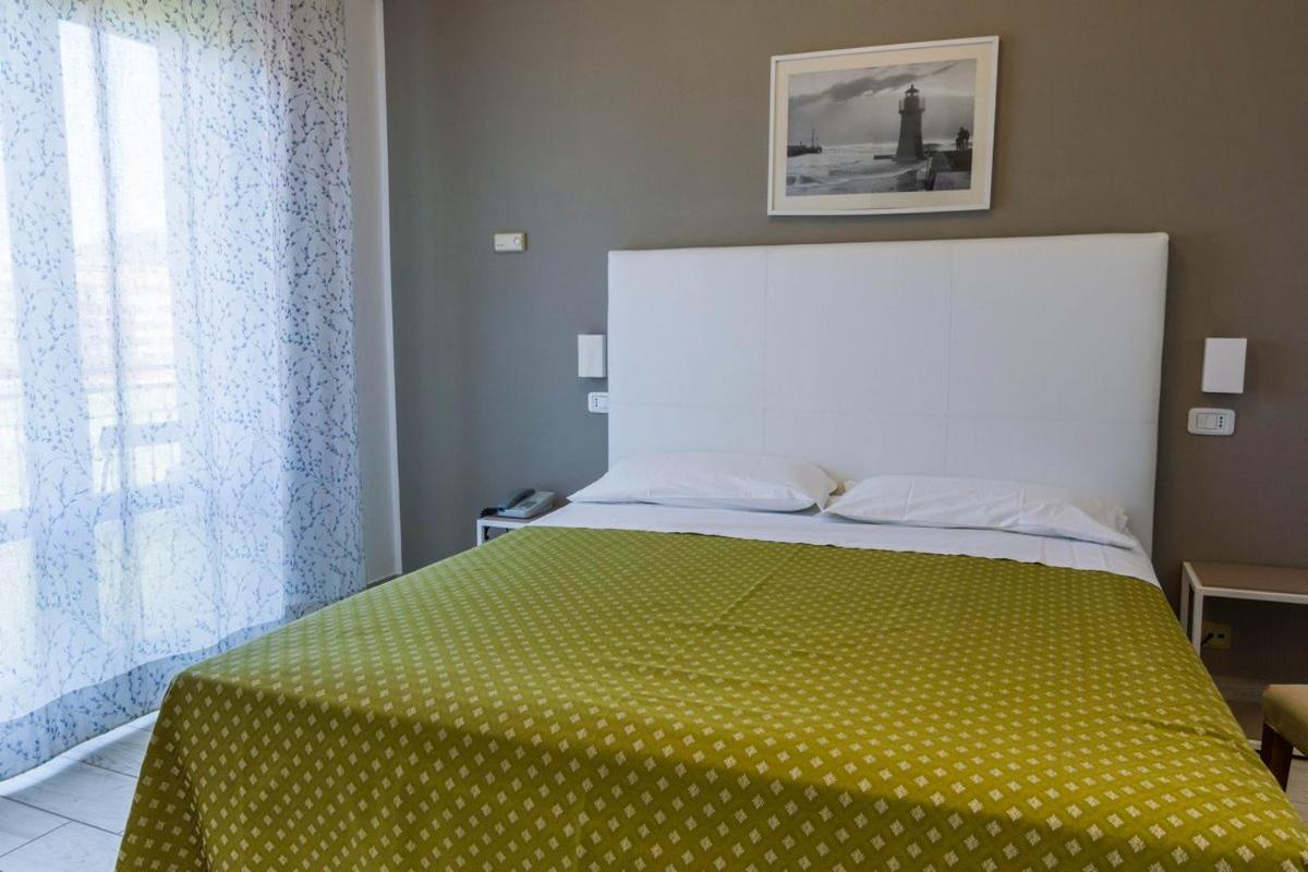 Hotel Mirella Castiglione della Pescaia Chambre photo